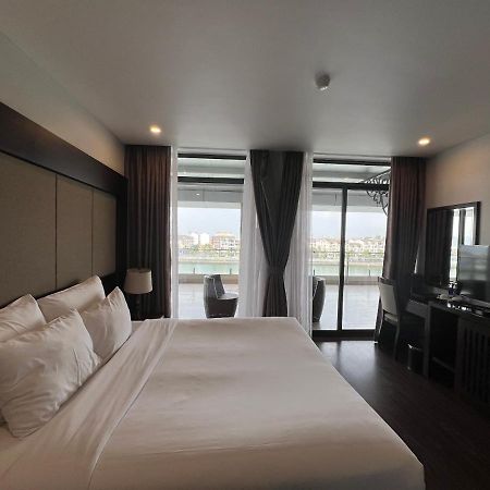 Moon Halo Hotel Hạ Long Extérieur photo